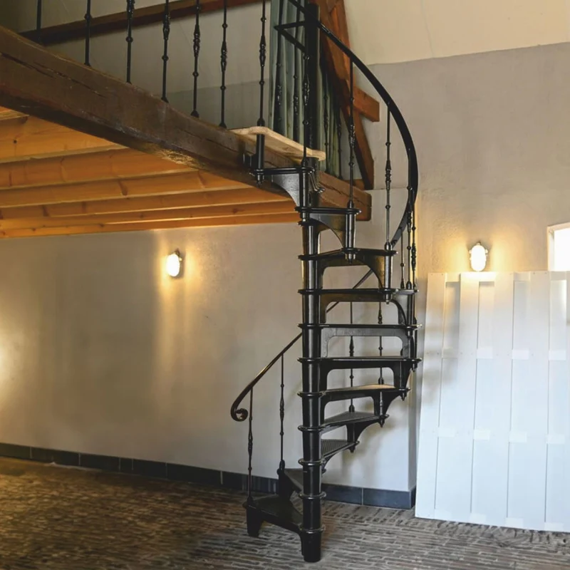 Casa Padrino Gusseisen Wendeltreppe mit Geländer linke Seite Schwarz H. 300 cm - Rustikale Spiraltreppe