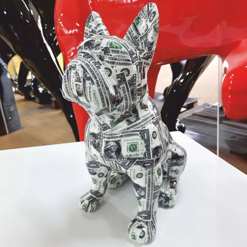 Casa Padrino Deko Figur Hund Bulldogge mit Dollar Design H. 30 cm - Deko Skulptur