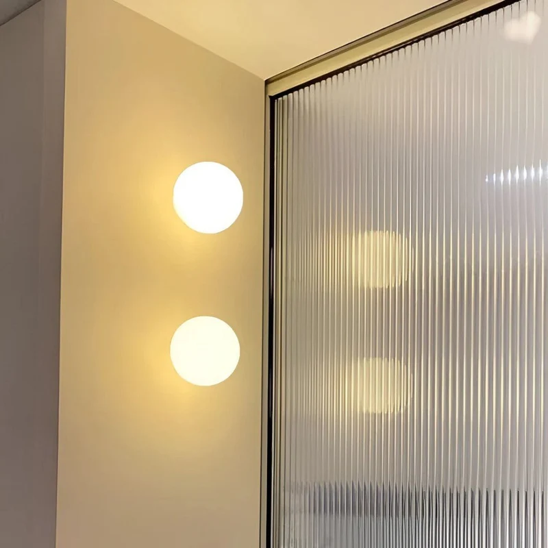 Wandlamp Bol Matglas G9 LED Wit 12-18cm Zwevend Design Moderne Verlichting voor Hal Badkamer Slaapkamer Woonkamer | Sansoti
