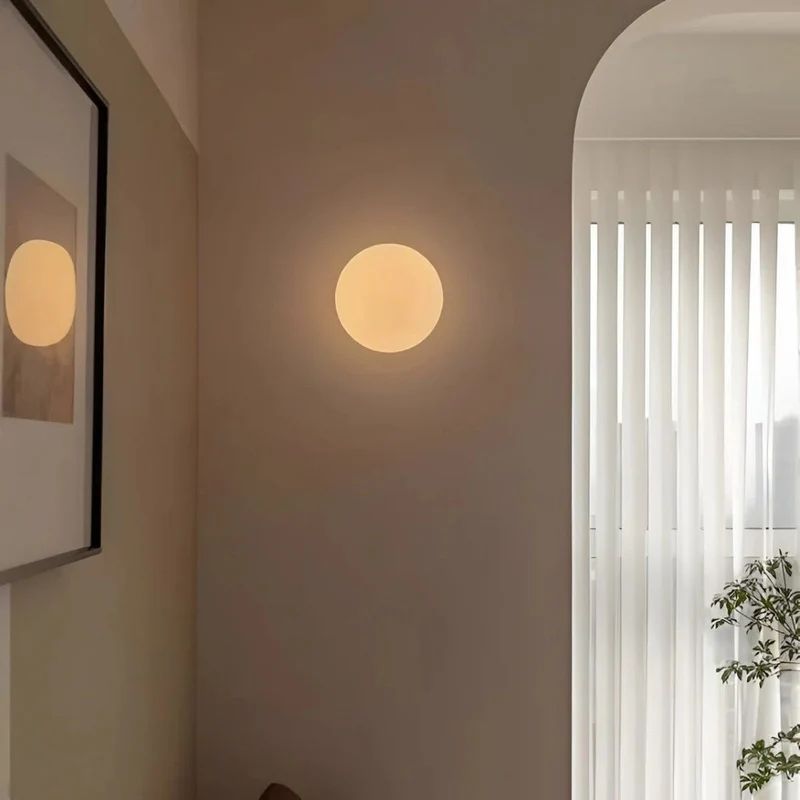 Wandlamp Bol Matglas G9 LED Wit 12-18cm Zwevend Design Moderne Verlichting voor Hal Badkamer Slaapkamer Woonkamer | Sansoti