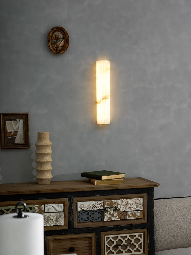 Alabaster Wandlamp Natuursteen – Geribbeld Design – Warm Licht – Scandinavische Stijl | Sansoti