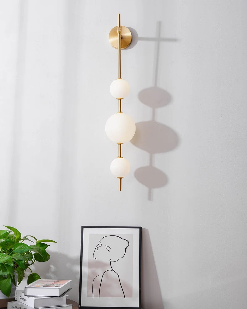 Verticale Glazen Bol Wandlamp – Moderne Wandverlichting met Gestapelde Bollen – Messing, Zwart of Nikkel – 3 Afmetingen | Sansoti