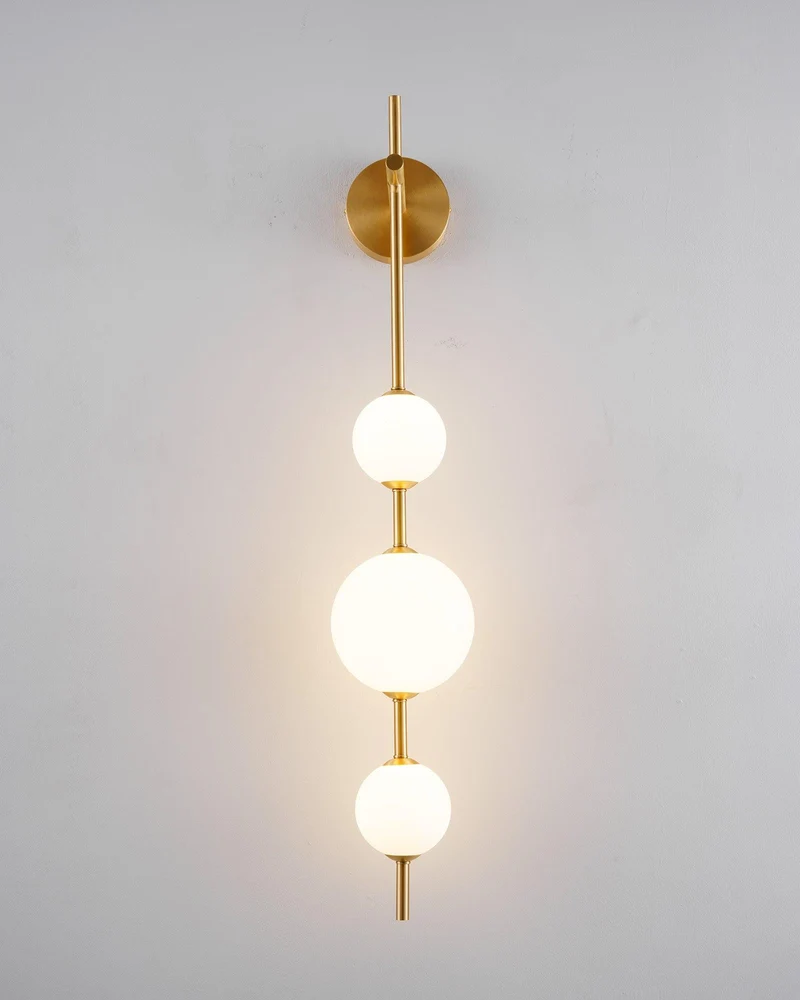 Verticale Glazen Bol Wandlamp – Moderne Wandverlichting met Gestapelde Bollen – Messing, Zwart of Nikkel – 3 Afmetingen | Sansoti