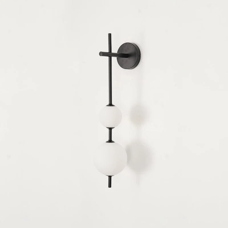 Verticale Glazen Bol Wandlamp – Moderne Wandverlichting met Gestapelde Bollen – Messing, Zwart of Nikkel – 3 Afmetingen | Sansoti