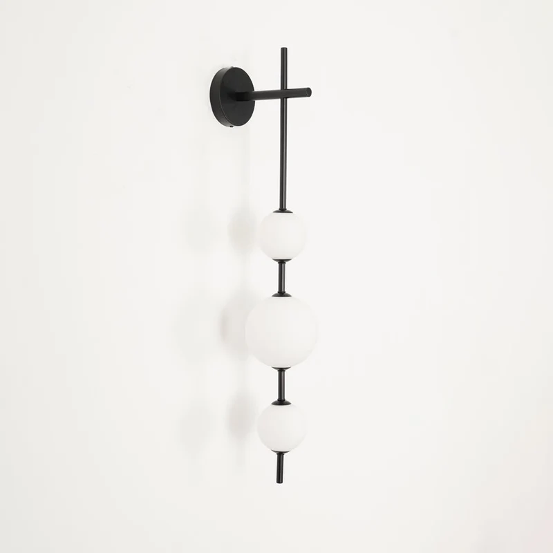 Verticale Glazen Bol Wandlamp – Moderne Wandverlichting met Gestapelde Bollen – Messing, Zwart of Nikkel – 3 Afmetingen | Sansoti