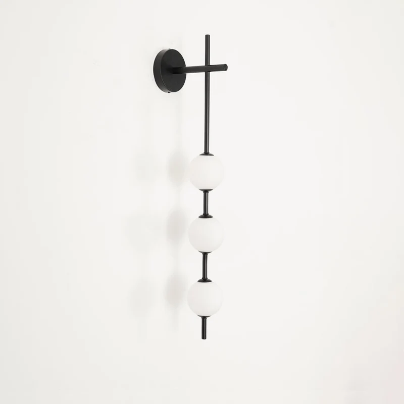 Verticale Glazen Bol Wandlamp – Moderne Wandverlichting met Gestapelde Bollen – Messing, Zwart of Nikkel – 3 Afmetingen | Sansoti