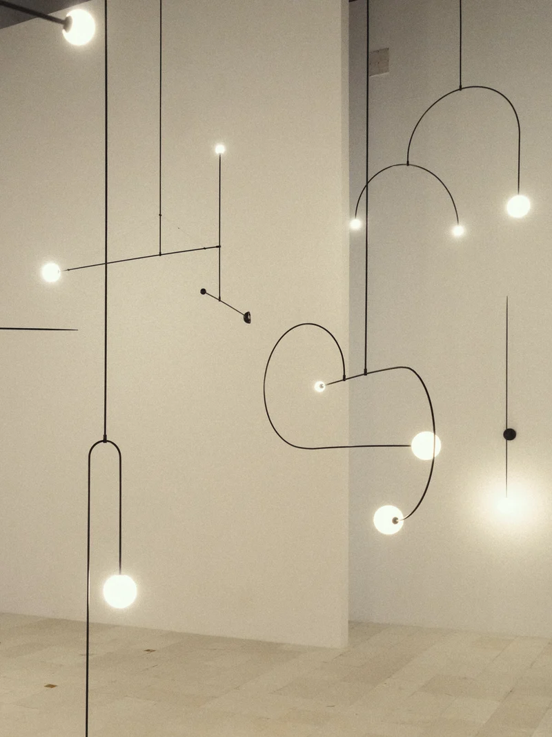Mobiel Plafondlamp met Glazen Bollen – Modern Messing of Zwart Design – 9 Configuraties – G9 & G4 Fitting | Sansoti