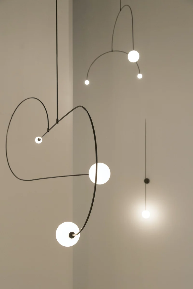 Mobiel Plafondlamp met Glazen Bollen – Modern Messing of Zwart Design – 9 Configuraties – G9 & G4 Fitting | Sansoti