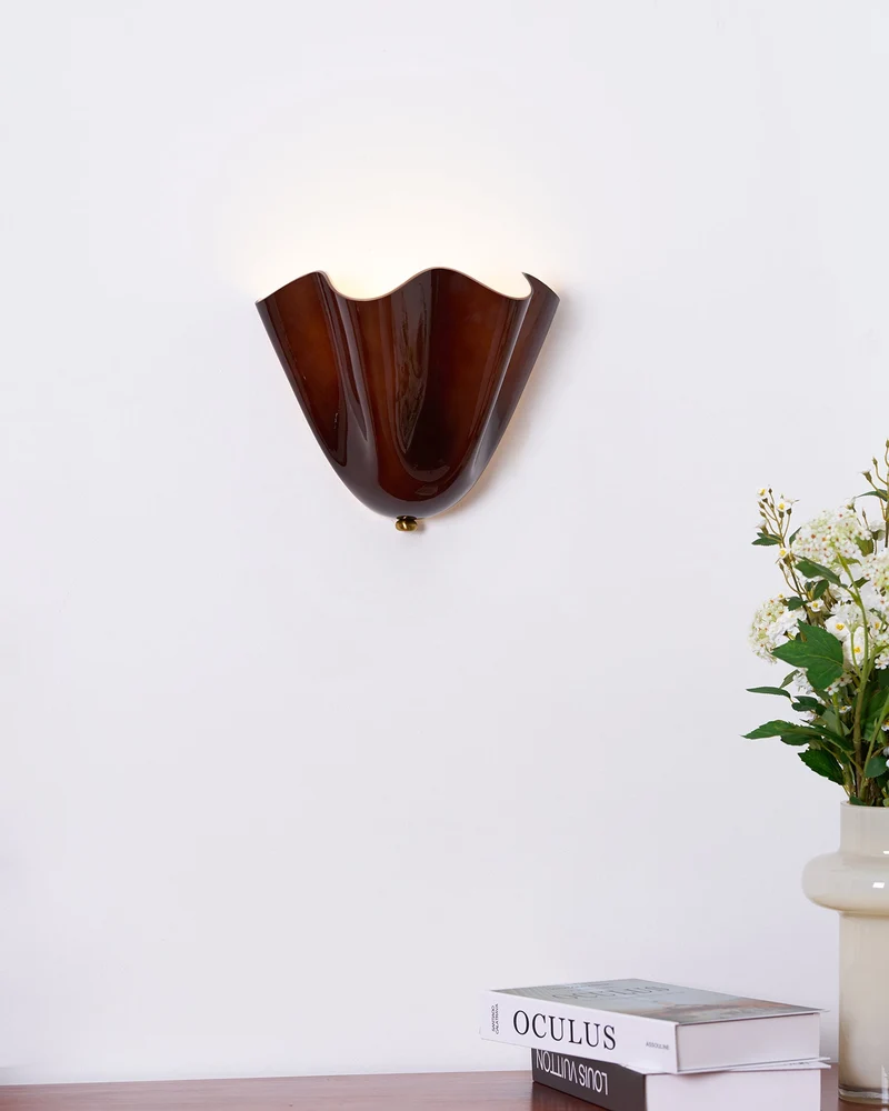 Petalia Wandlamp — Sculptural Petal-Geïnspireerde Glazen Wandverlichting met G9 Fitting en Hardwired Installatie (28 × 25 × 13 cm) | Sansoti