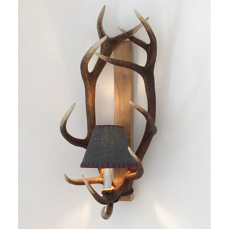 Extravagante Chalet Geweih Wandlampe