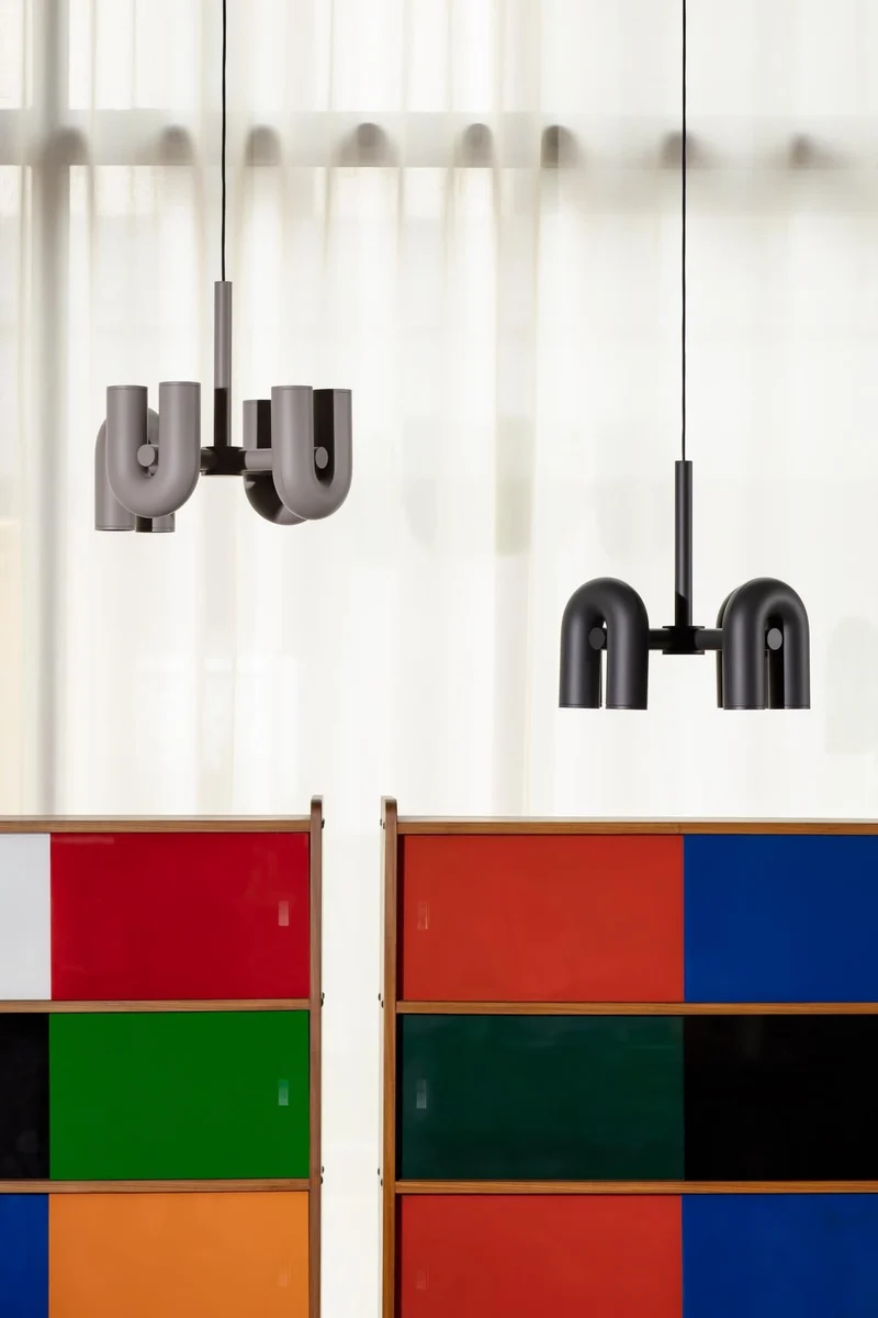 Modulaire Kroonluchter met U-Vormige Armen – Verstelbaar Design – Zwart, Grijs, Oranje of Blauw – 3, 4, 6 of 8 Lichtpunten – Modern Statement | Sansoti
