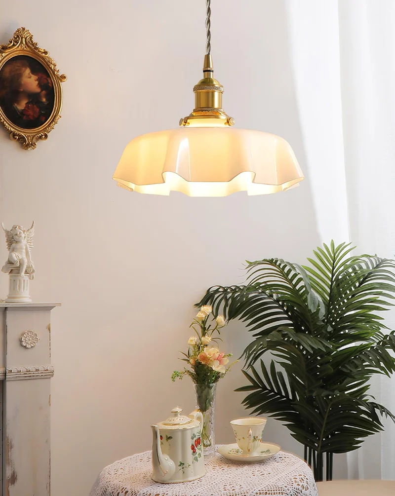 Geplooide Glazen Hanglamp met Messing Armatuur — Vintage Franse Stijl in Wit, Beige, Roze of Blauw — Verstelbare Kabel 150 cm | Sansoti