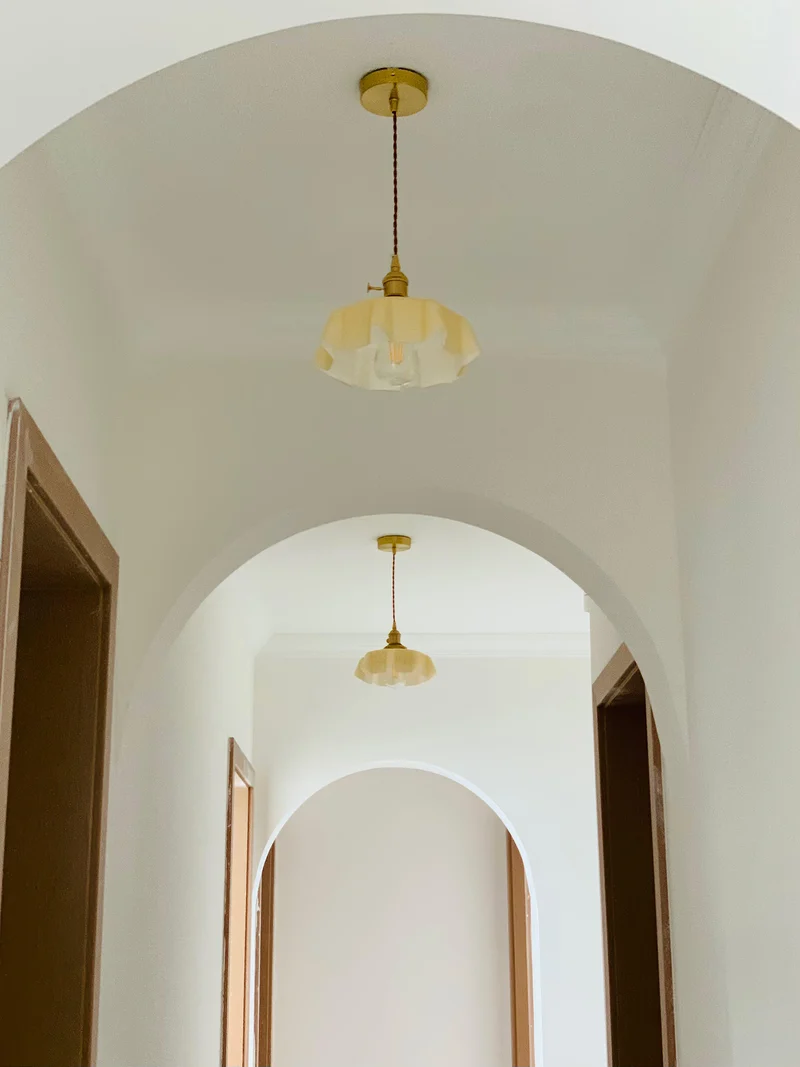 Geplooide Glazen Hanglamp met Messing Armatuur — Vintage Franse Stijl in Wit, Beige, Roze of Blauw — Verstelbare Kabel 150 cm | Sansoti