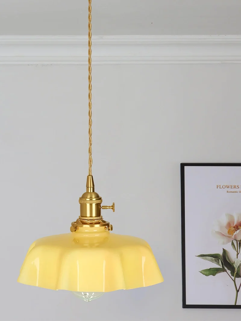 Geplooide Glazen Hanglamp met Messing Armatuur — Vintage Franse Stijl in Wit, Beige, Roze of Blauw — Verstelbare Kabel 150 cm | Sansoti