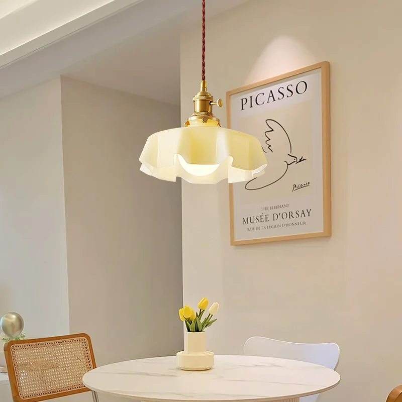 Geplooide Glazen Hanglamp met Messing Armatuur — Vintage Franse Stijl in Wit, Beige, Roze of Blauw — Verstelbare Kabel 150 cm | Sansoti