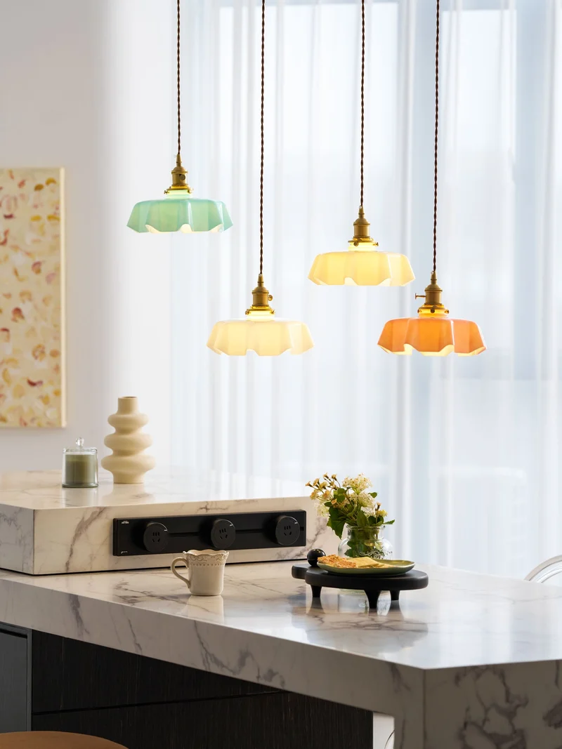 Geplooide Glazen Hanglamp met Messing Armatuur — Vintage Franse Stijl in Wit, Beige, Roze of Blauw — Verstelbare Kabel 150 cm | Sansoti