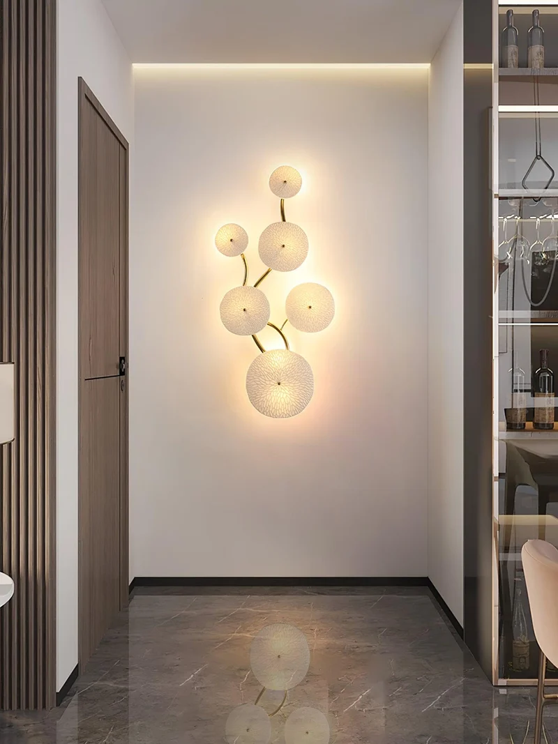 Keramische Lotusbloem Wandlamp met Gouden Armatuur – Cascade Lichteffect voor Stijlvolle Verlichting | Sansoti