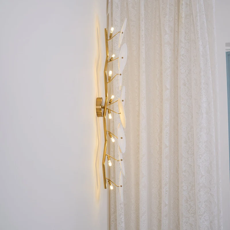 Keramische Lotusbloem Wandlamp met Gouden Armatuur – Cascade Lichteffect voor Stijlvolle Verlichting | Sansoti