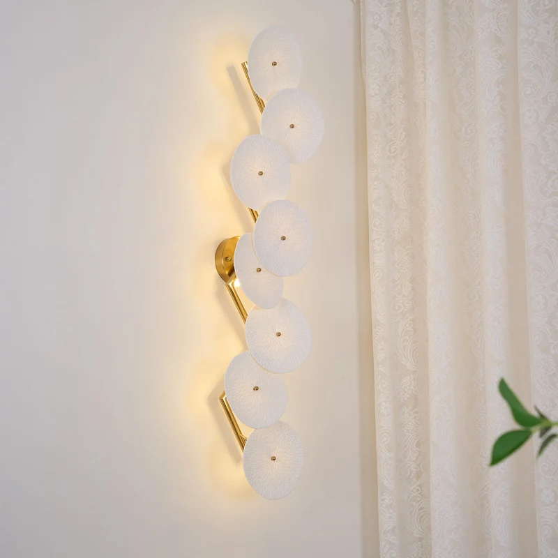 Keramische Lotusbloem Wandlamp met Gouden Armatuur – Cascade Lichteffect voor Stijlvolle Verlichting | Sansoti