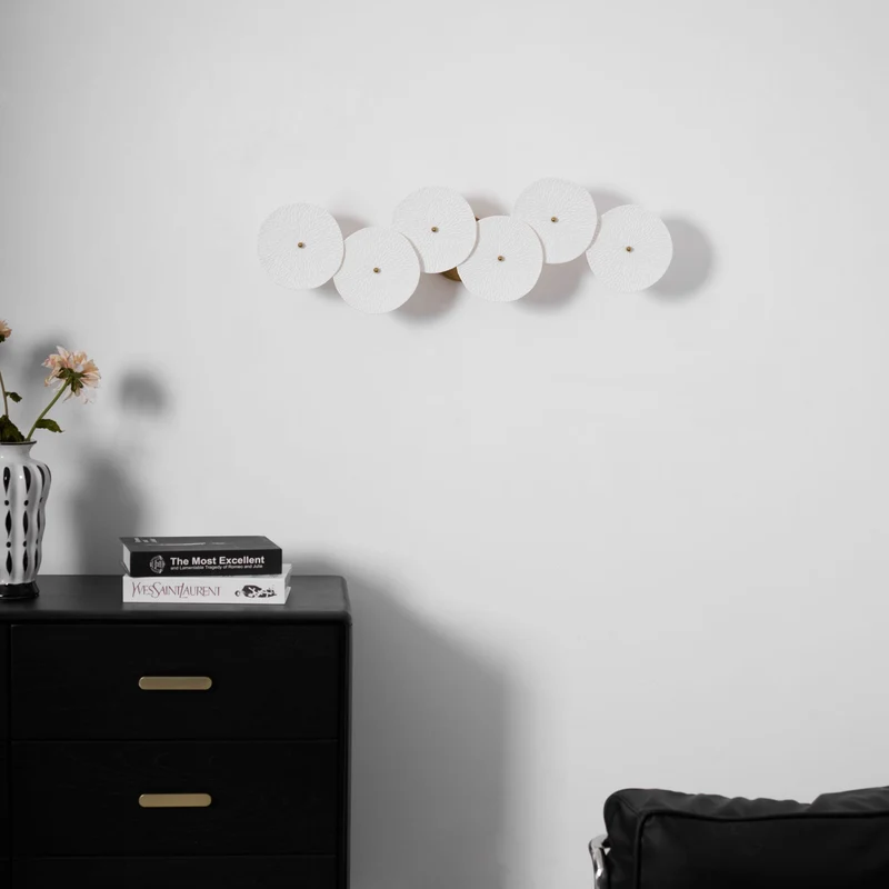 Keramische Lotusbloem Wandlamp met Gouden Armatuur – Cascade Lichteffect voor Stijlvolle Verlichting | Sansoti