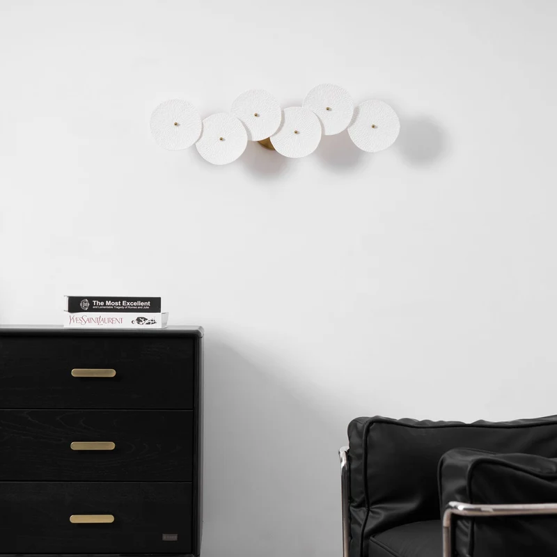 Keramische Lotusbloem Wandlamp met Gouden Armatuur – Cascade Lichteffect voor Stijlvolle Verlichting | Sansoti