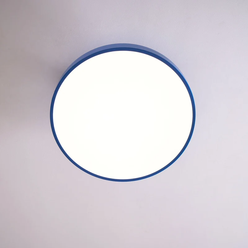 Isla Plafondlamp — Ronde Flush-Mount LED Plafonnière met Zwart Metalen Armatuur en Witte Diffuser | Ideaal voor Eetkamers, Kantoren en Moderne Interieurs | Verkrijgbaar in Zes Kleuren | Sansoti