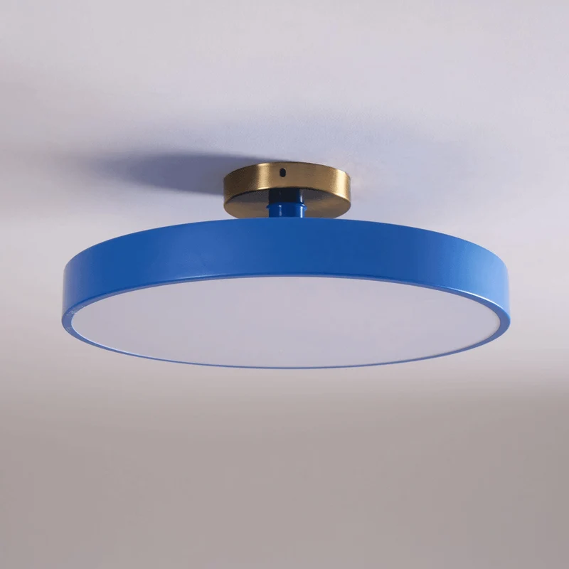 Isla Plafondlamp — Ronde Flush-Mount LED Plafonnière met Zwart Metalen Armatuur en Witte Diffuser | Ideaal voor Eetkamers, Kantoren en Moderne Interieurs | Verkrijgbaar in Zes Kleuren | Sansoti