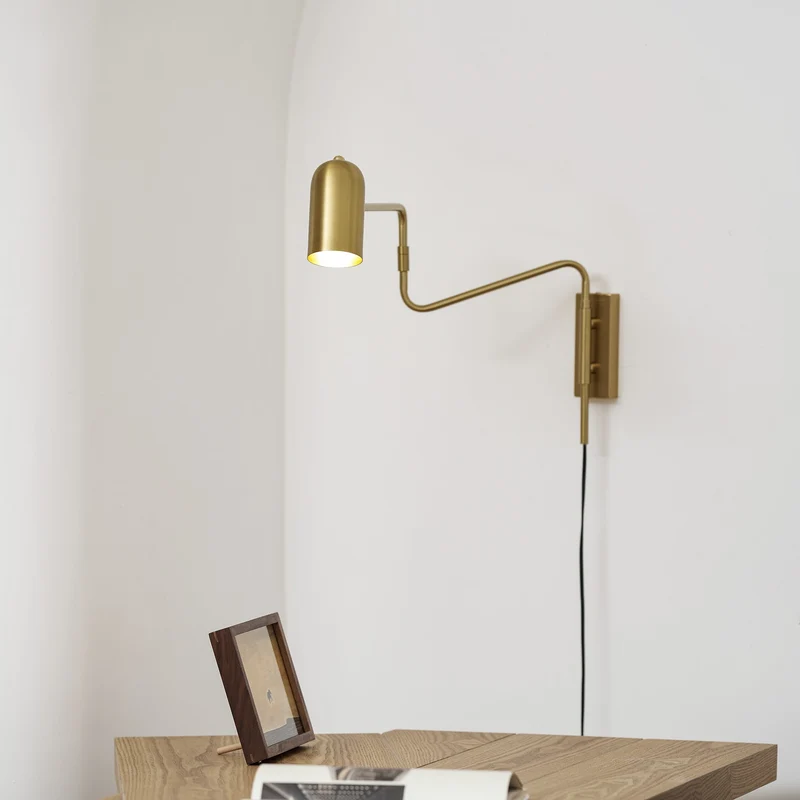 Verstelbare Wandlamp met Plug | Draaibare Arm en Zwenkkap | Perfect voor Slaapkamer en Leeshoek | Sansoti