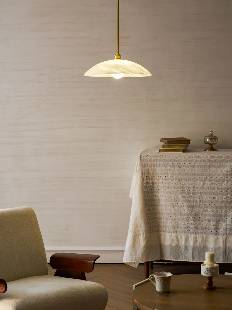Koepelvormige Hanglamp Albast met Koperen Fitting – Ø30cm & Ø40cm – Natuursteen – Warme Uitstraling Eetkamer Keuken Woonkamer | Sansoti