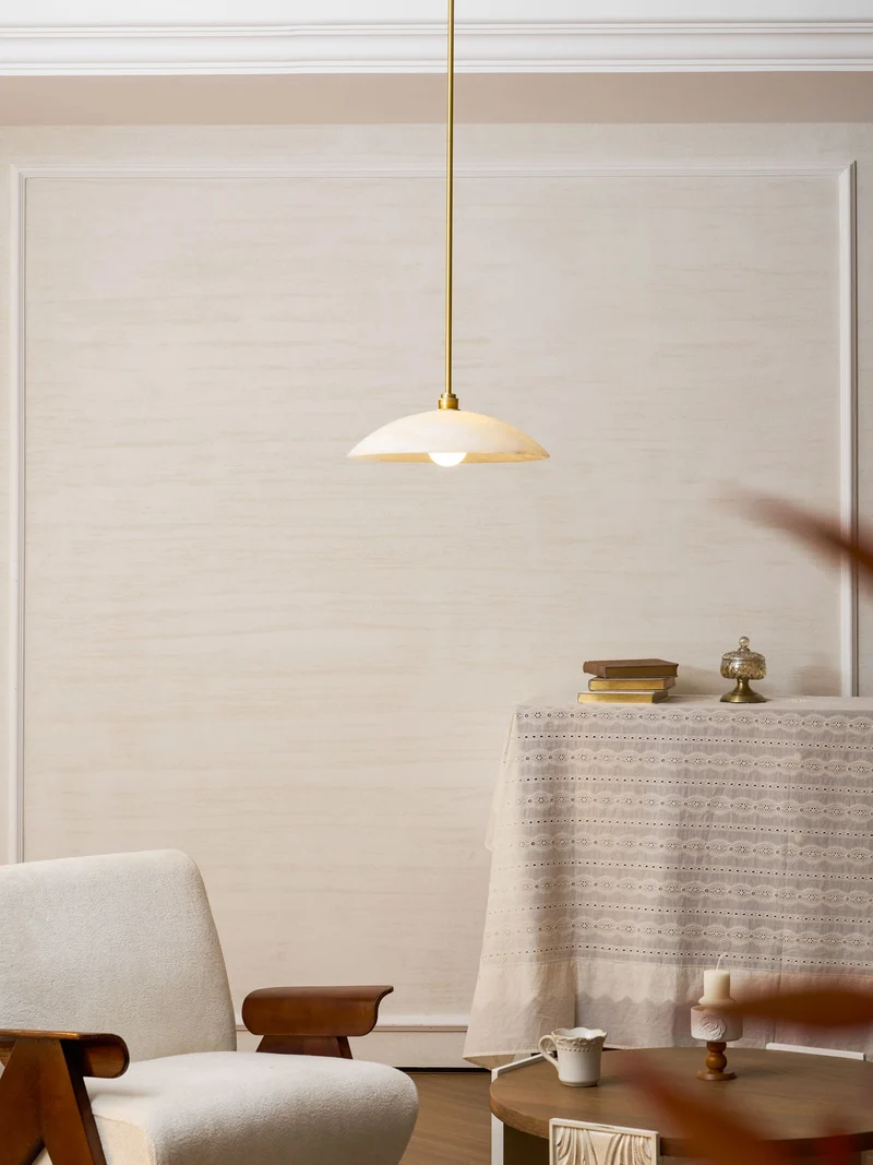 Koepelvormige Hanglamp Albast met Koperen Fitting – Ø30cm & Ø40cm – Natuursteen – Warme Uitstraling Eetkamer Keuken Woonkamer | Sansoti