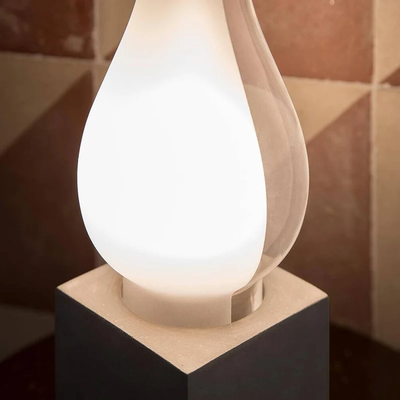 Karman Amarcord Tischlampe