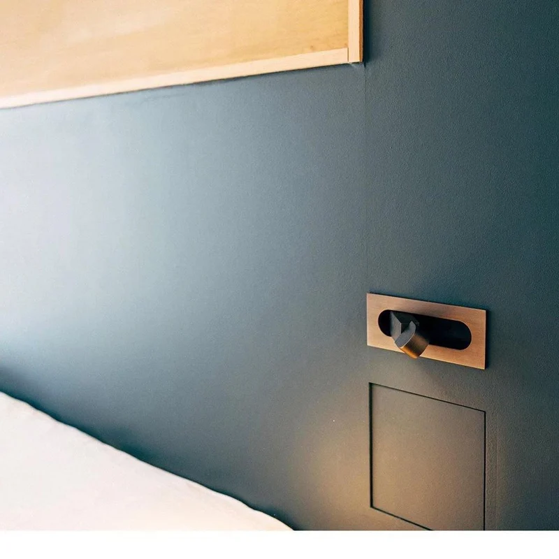 LED wandlamp met verborgen schakelaar – druk in, druk uit – verstelbare kop voor leeslicht naast bed | Sansoti