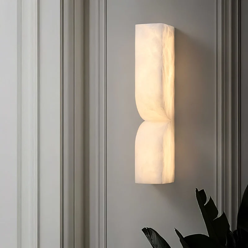 Natuursteen Wandlamp – Massief Alabaster met Organische Vormgeving & Warm Licht | Sansoti