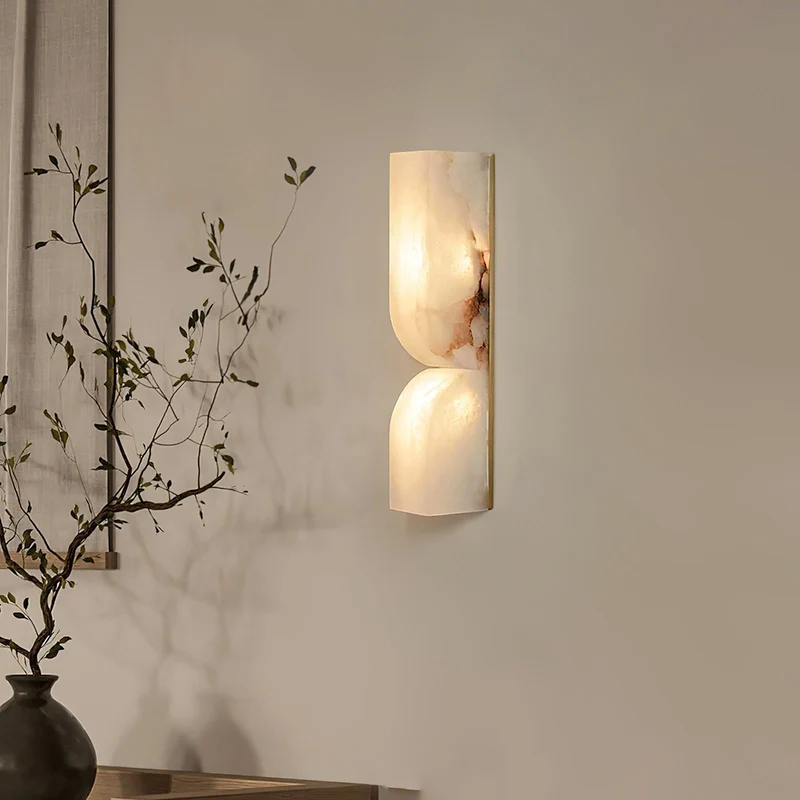 Natuursteen Wandlamp – Massief Alabaster met Organische Vormgeving & Warm Licht | Sansoti