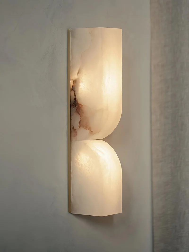 Natuursteen Wandlamp – Massief Alabaster met Organische Vormgeving & Warm Licht | Sansoti
