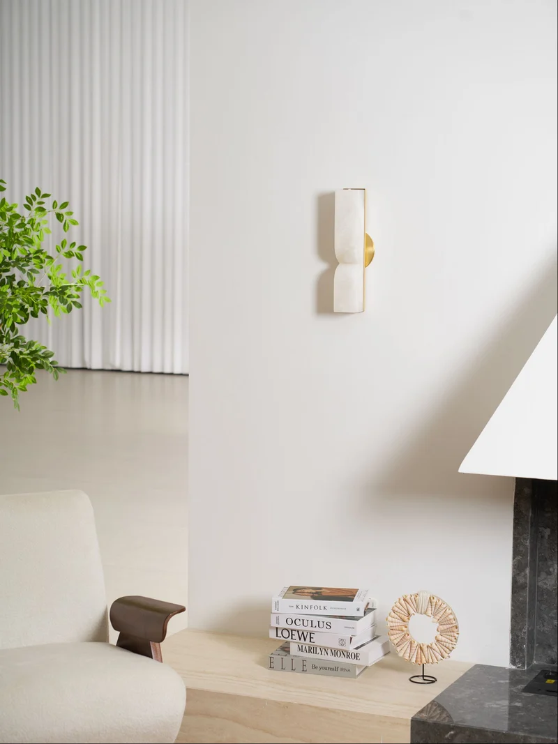 Natuursteen Wandlamp – Massief Alabaster met Organische Vormgeving & Warm Licht | Sansoti