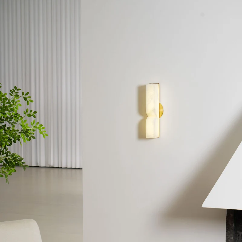 Natuursteen Wandlamp – Massief Alabaster met Organische Vormgeving & Warm Licht | Sansoti