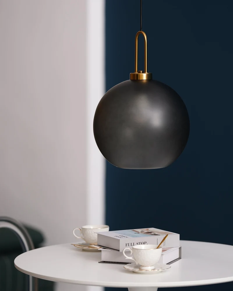Glazen Hanglamp met Koperen Afwerking – Capsule & Sphere Vormen | Sansoti