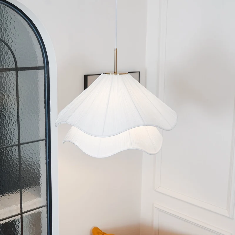 Hanglamp Gelaagde Plissé Kap — Bloembladachtig Licht Gouden Fitting E26/E27 Dakschuine Montage | Sansoti