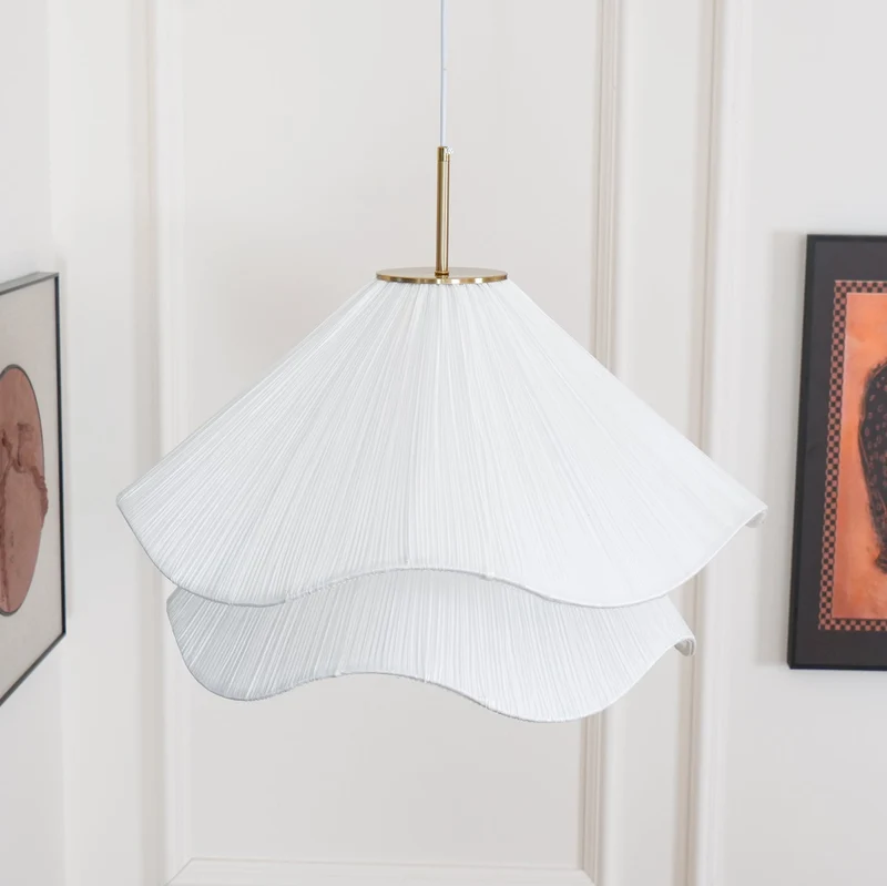 Hanglamp Gelaagde Plissé Kap — Bloembladachtig Licht Gouden Fitting E26/E27 Dakschuine Montage | Sansoti