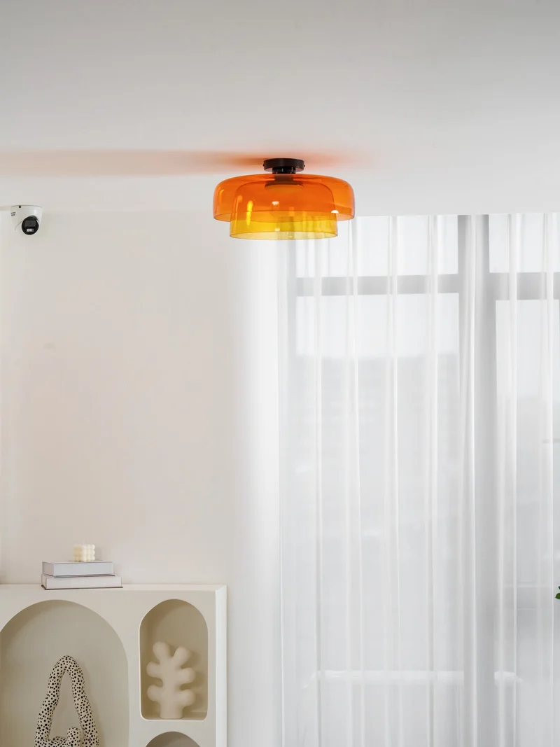 Lagen Plafondlamp met Glazen Schijven | Warm Getint Glas | Scandinavische Elegantie | Subtiel Gelaagd Licht | Moderne Plafondverlichting | Dimbare Versie Beschikbaar | Design Plafondlamp | Meerlaags Glasdesign | Natuurlijk Lichtgevoel | Sansoti