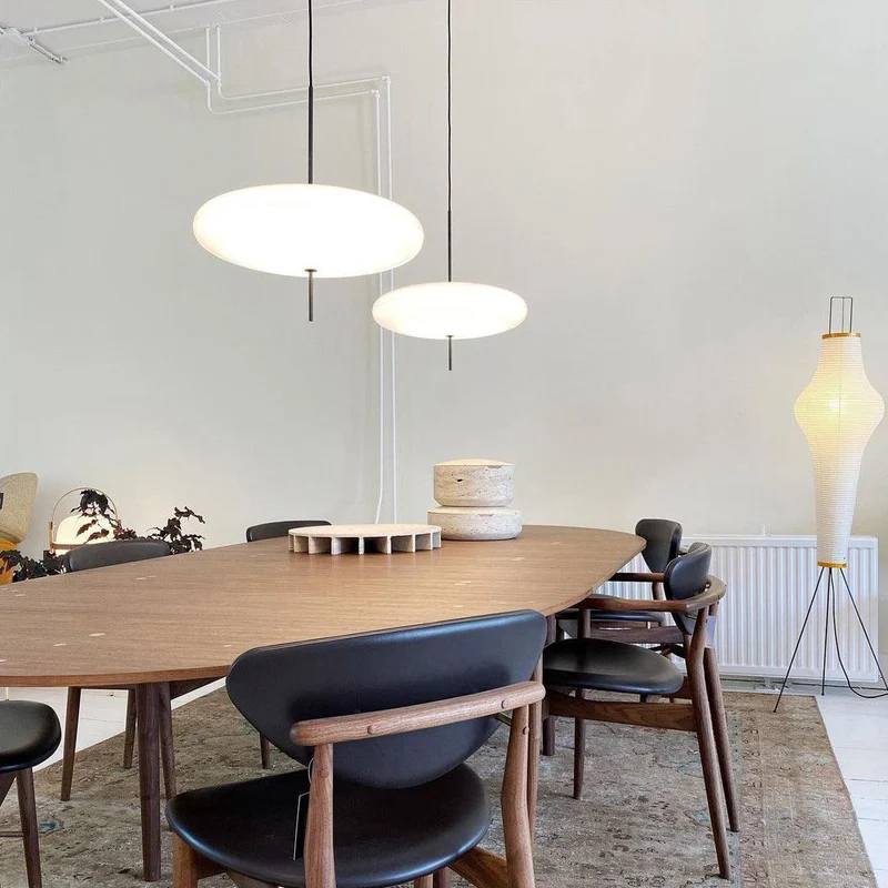 Opaalwitte Schijfhanglamp Elliptisch Design Glas-Effect Polymeer 3-4 Lichtpunten E26/E27 Moderne Designlamp Scandinavische Stijl Zwart of Wit Scandinavisch Interieur | Sansoti