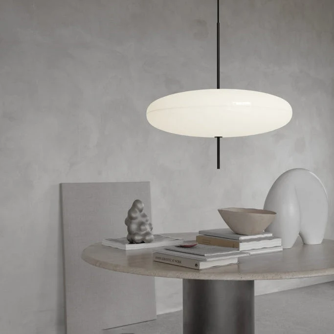 Opaalwitte Schijfhanglamp Elliptisch Design Glas-Effect Polymeer 3-4 Lichtpunten E26/E27 Moderne Designlamp Scandinavische Stijl Zwart of Wit Scandinavisch Interieur | Sansoti