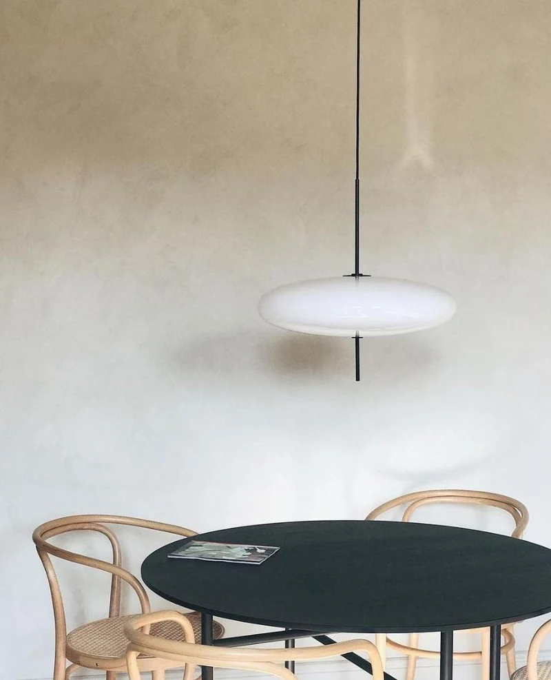 Opaalwitte Schijfhanglamp Elliptisch Design Glas-Effect Polymeer 3-4 Lichtpunten E26/E27 Moderne Designlamp Scandinavische Stijl Zwart of Wit Scandinavisch Interieur | Sansoti
