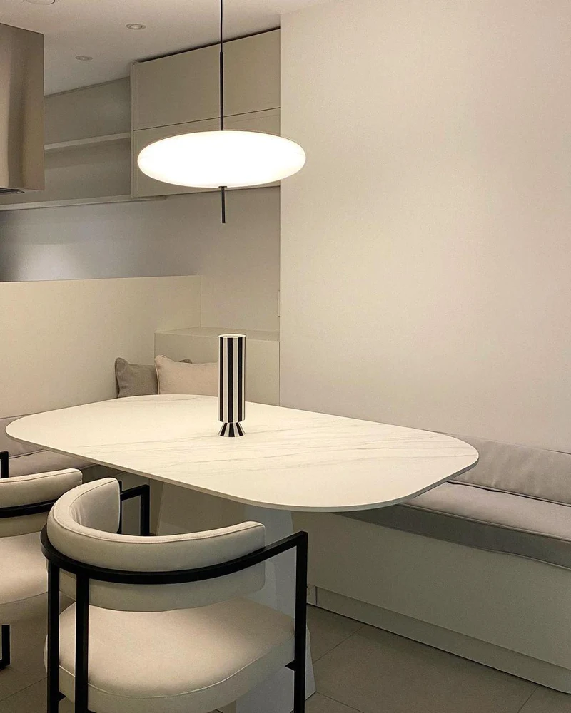 Opaalwitte Schijfhanglamp Elliptisch Design Glas-Effect Polymeer 3-4 Lichtpunten E26/E27 Moderne Designlamp Scandinavische Stijl Zwart of Wit Scandinavisch Interieur | Sansoti