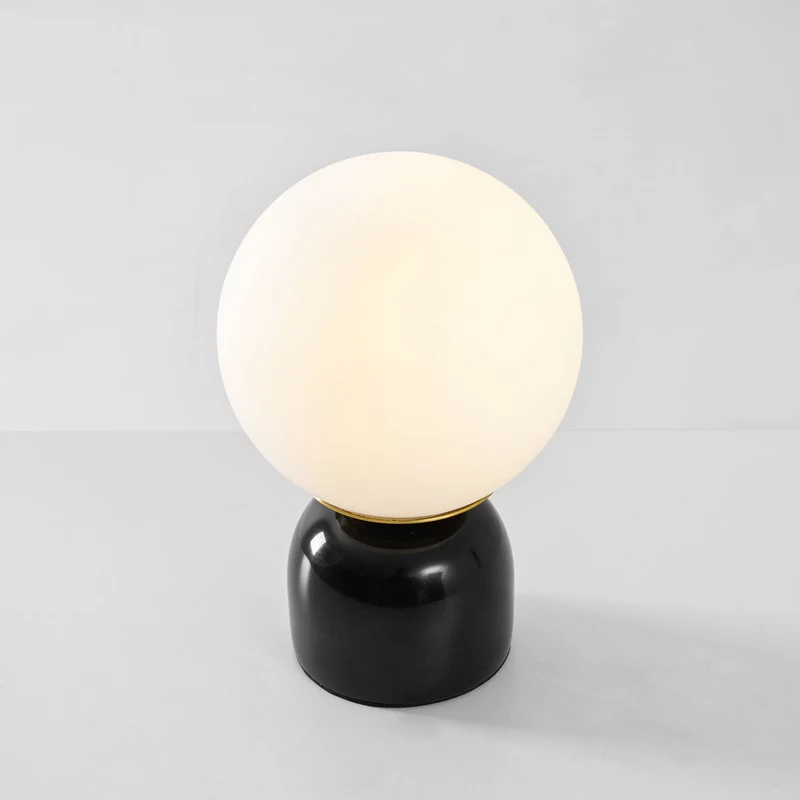 Marmeren Tafellamp met Glazen Bol – Scandinavisch Design voor Sfeervol Accent | Sansoti