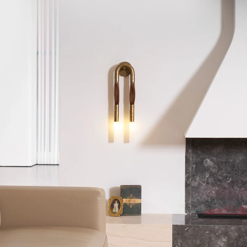 Decoratieve Wandlamp met Imitatie Paardenhaar – Sculptural Strijkijzeren Design met Witte Acryl Kap – ø18×H67cm | Sansoti
