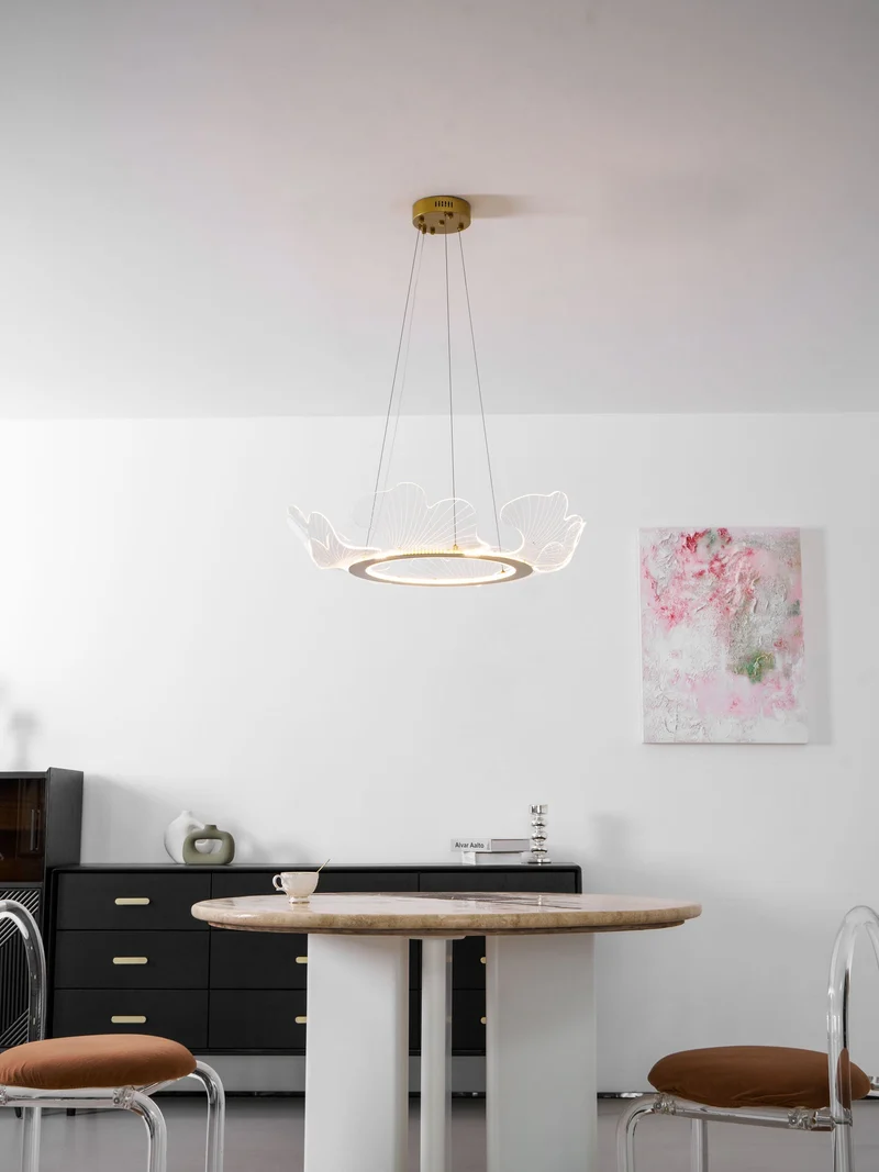 Moderne Kroonluchter met Bladmotief in Goud of Zilver – Organische Vorm met Verstelbare Kabel 150cm & Dimbare Optie – Geschikt voor Schuin Plafond | Sansoti