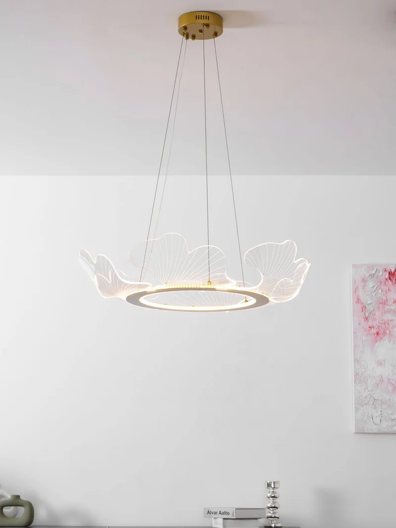 Moderne Kroonluchter met Bladmotief in Goud of Zilver – Organische Vorm met Verstelbare Kabel 150cm & Dimbare Optie – Geschikt voor Schuin Plafond | Sansoti