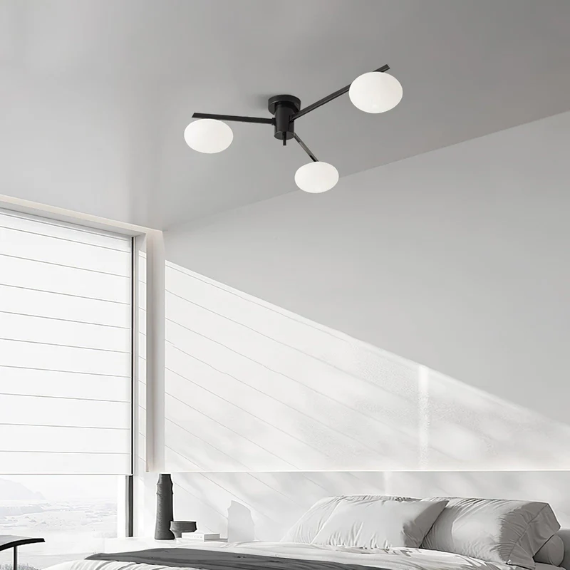 Plafondlamp met Ovale Glasbolletjes en Slanke Armen – Modern Laagprofieldesign voor Lage Plafonds in Zwart of Messing – G9 Fitting – 3-Kops, 5-Kops en 6-Kops Configuratie | Sansoti